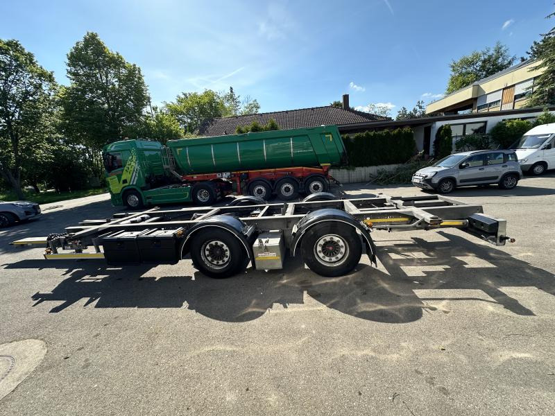 Containertransporter/ Wissellaadbak aanhangwagen H&W 4 x Tandem Lafette MEGA verzinkt Mitnahmestapl. 7. 3 x Tandem Lafette MEGA verzinkt Mitnahmestapl. 7.82 m