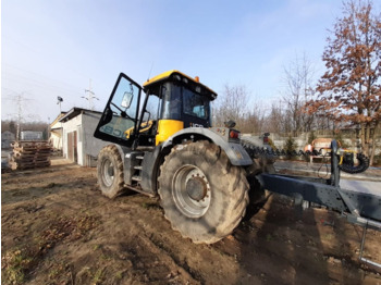 Tractor JCB