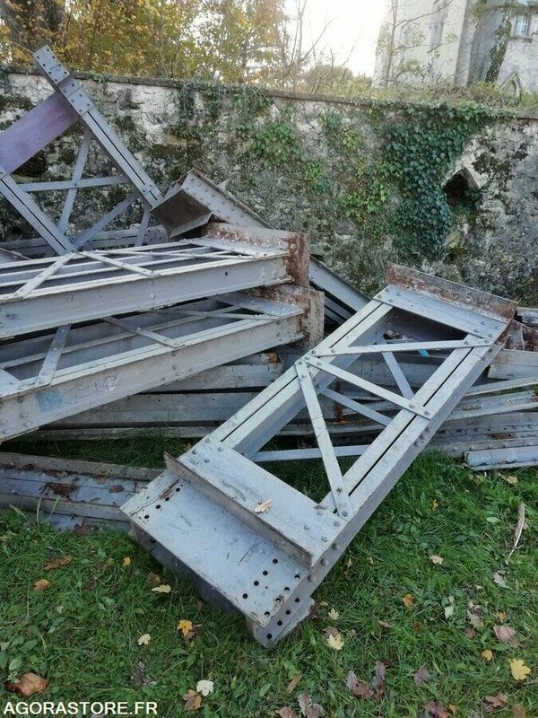 Gereedschap/ Toebehoor Plancher métallique industriel style Eiffel