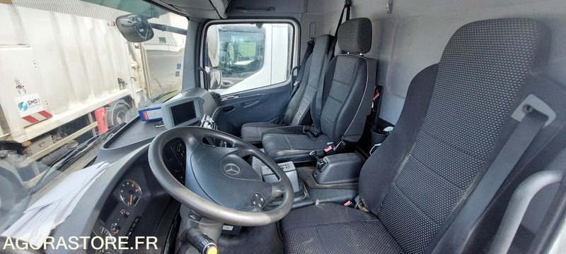 Personenwagen Benne ordure ménagère - MERCEDES - 2011