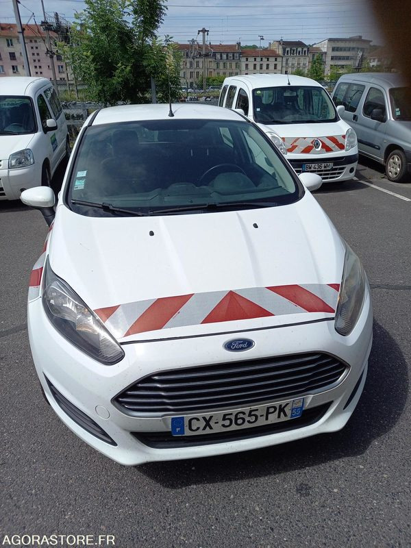 Personenwagen FORD FIESTA TDCI 70 FAP TREND -5 PORTES