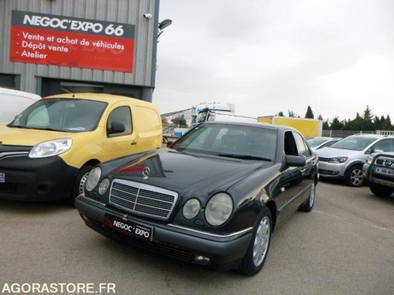 Personenwagen MERCEDES classe E 420 v8 W210 - 1996 - immatriculation espagnole