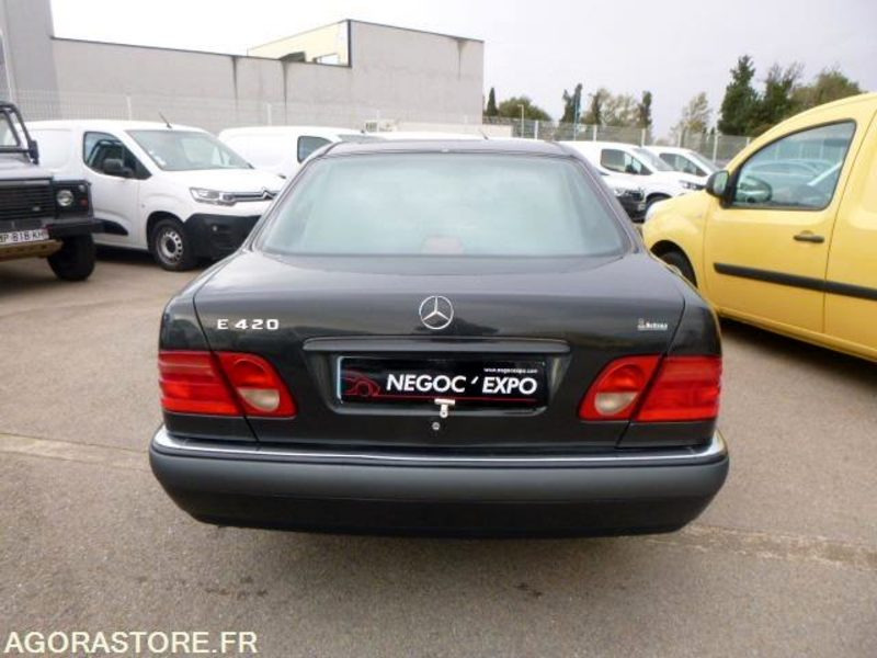 Personenwagen MERCEDES classe E 420 v8 W210 - 1996 - immatriculation espagnole
