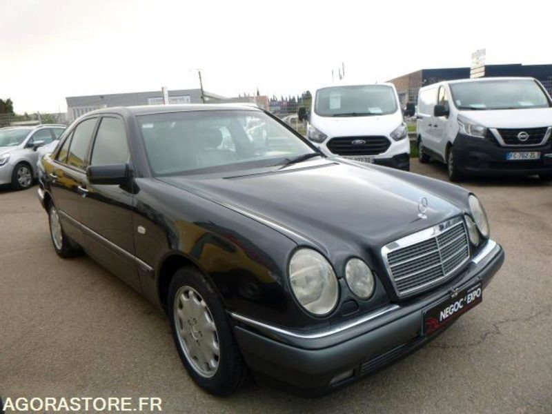 Personenwagen MERCEDES classe E 420 v8 W210 - 1996 - immatriculation espagnole