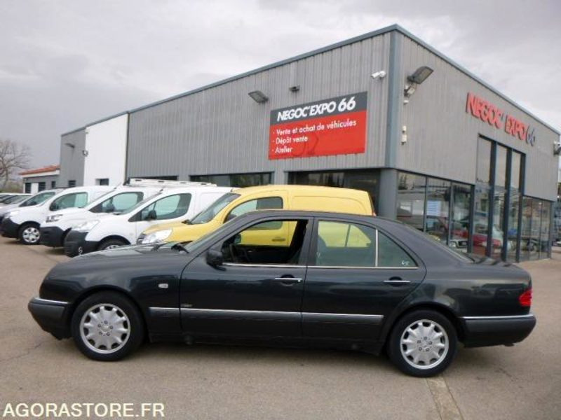 Personenwagen MERCEDES classe E 420 v8 W210 - 1996 - immatriculation espagnole