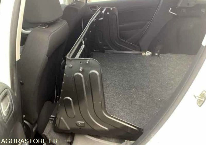Personenwagen PEUGEOT 308 70 CV - 2011 / 241000 km