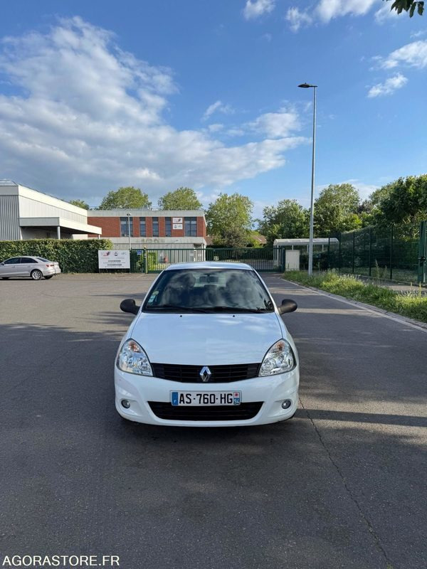 Personenwagen RENAULT CLIO 1.5 DCI 70 000 KM