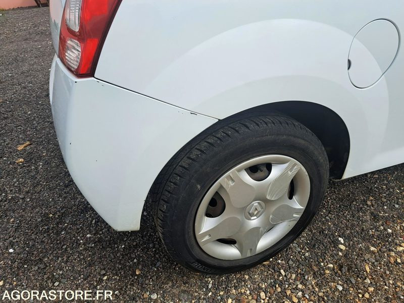 Personenwagen RENAULT TWINGO 92000KM 20/09/2011