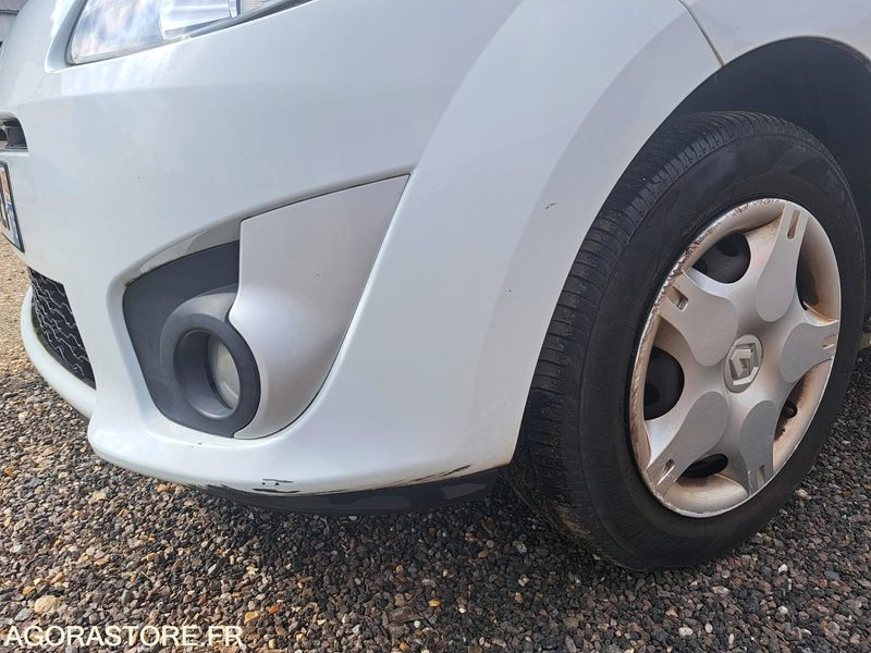 Personenwagen RENAULT TWINGO 92000KM 20/09/2011
