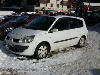 Renault Grand Scenic - Personenwagen