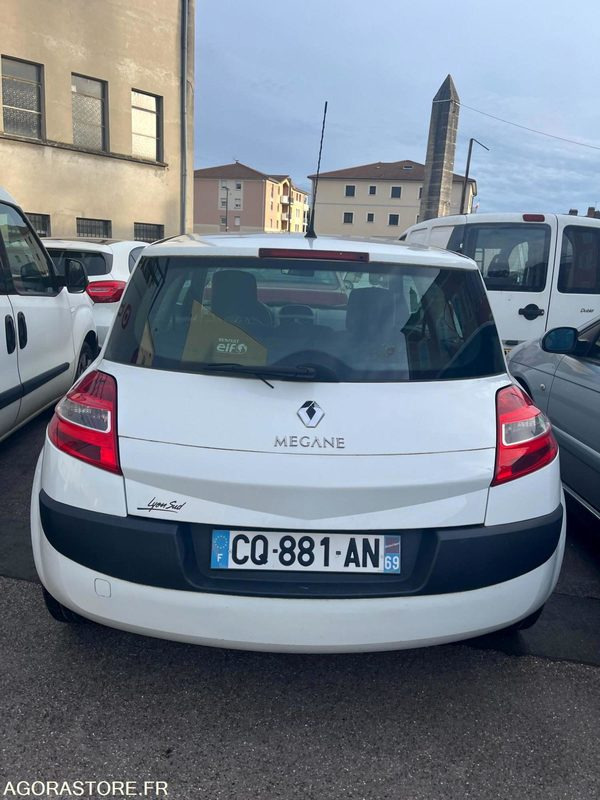 Personenwagen Renault MEGANE II SOCIETE AIR - 260 000 KM - 2008