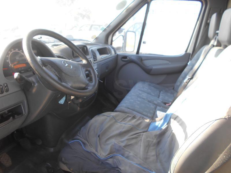 Bestelwagen gesloten laadbak Mercedes 411