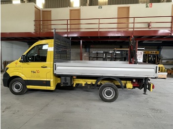 Bestelwagen met open laadbak MAN TGE