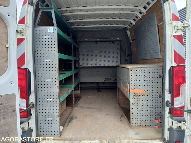 Gesloten bestelwagen JUMPER 7 PLACES - 2015 / 194 131 KM