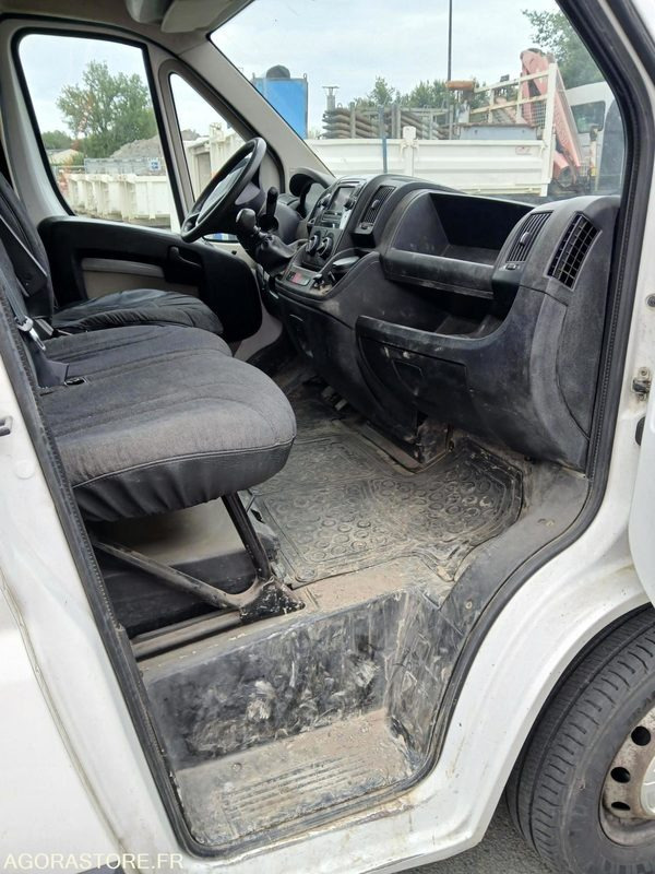 Gesloten bestelwagen JUMPER 7 PLACES - 2015 / 194 131 KM