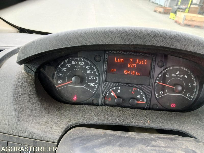 Gesloten bestelwagen JUMPER 7 PLACES - 2015 / 194 131 KM