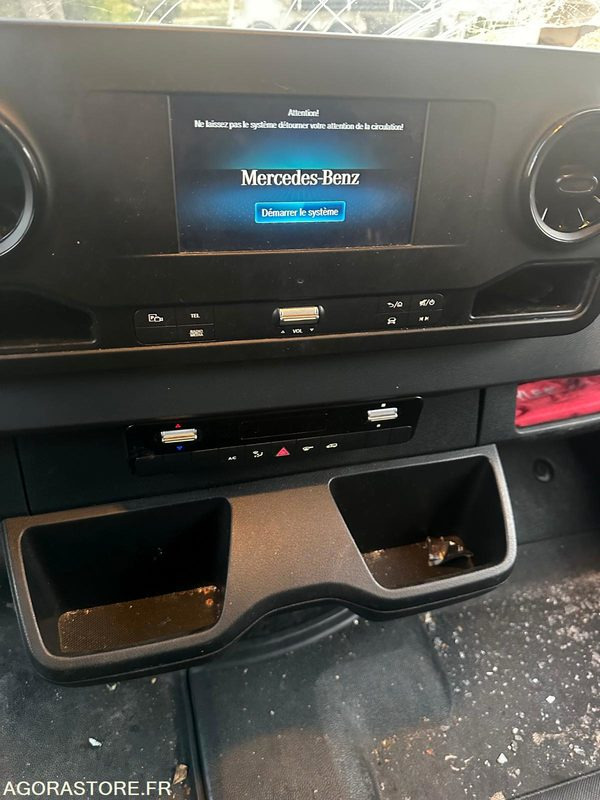 Gesloten bestelwagen MERCEDES SPRINTER - 2021 - 65000 KM