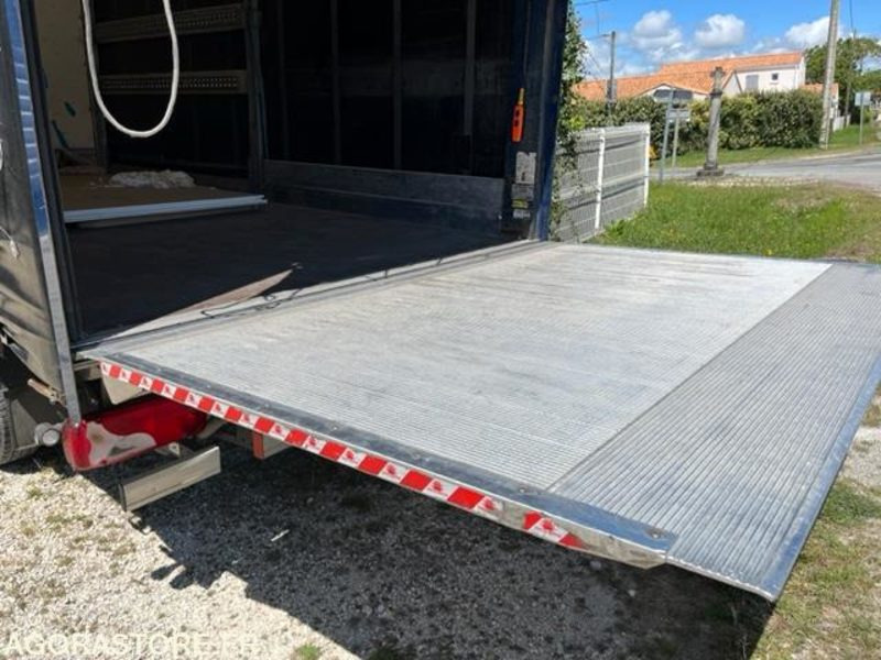 Gesloten bestelwagen MERCEDES SPRINTER 516 CDI CAISSE DÉMÉNAGEMENT BACHÉ+ HAYON - 2018 - 202 600km