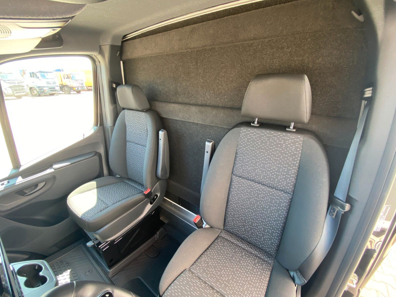 Gesloten bestelwagen Mercedes-Benz 319 Sprinter CDI | LBW+Seitentür*Navi*Klima*ACC Mercedes-Benz 319 Sprinter CDI | LBW+Seitentür*Navi*Klima*ACC