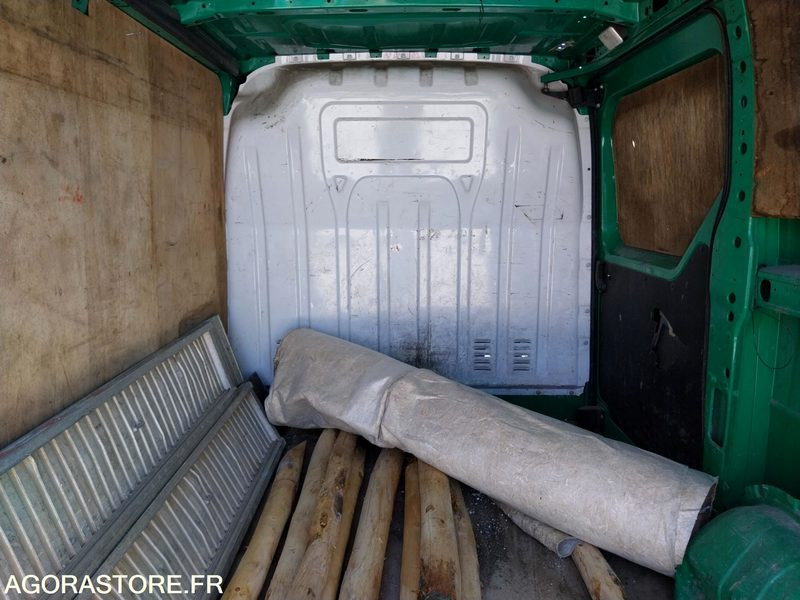 Gesloten bestelwagen RENAULT MASTER - 2012 / 276364KM (V2M11824)