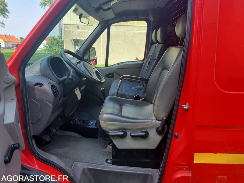Gesloten bestelwagen RENAULT MASTER L2H2 - CL 646 AB - 118636 Kms