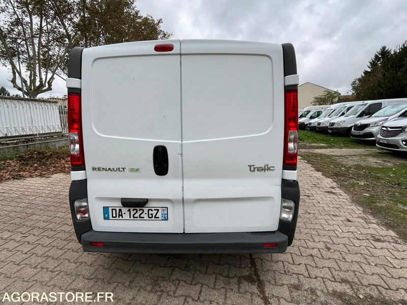 Gesloten bestelwagen RENAULT TRAFIC L2H1 - 2013 / 202 310 KM