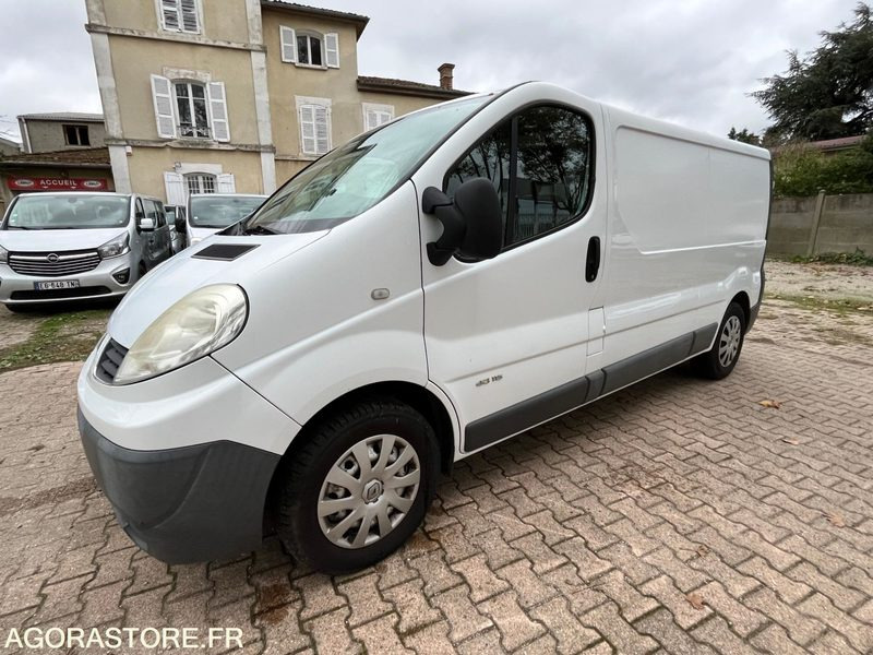 Gesloten bestelwagen RENAULT TRAFIC L2H1 - 2013 / 202 310 KM
