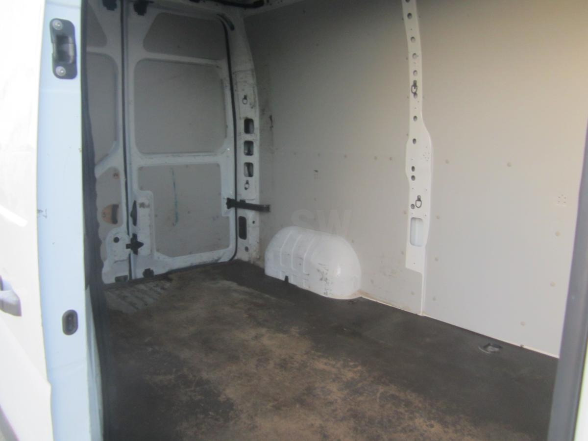 Gesloten bestelwagen Renault Master 2.3 DCI 125