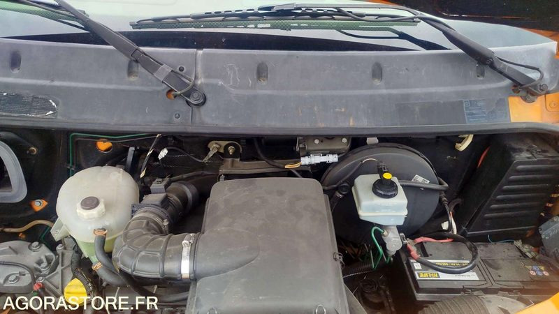 Gesloten bestelwagen Renault Master - 6048-MF-32 - 2003 - 417490 km
