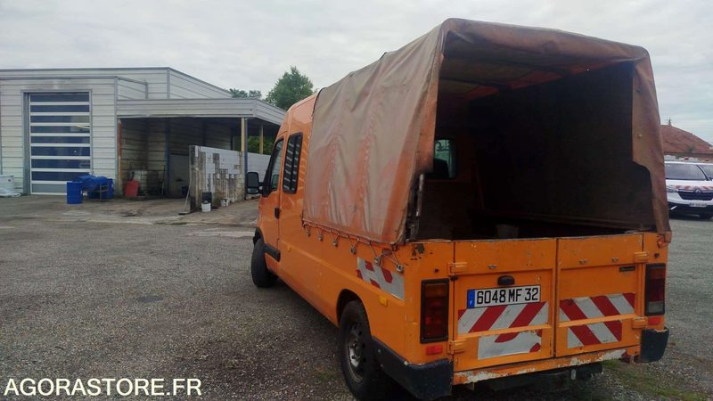 Gesloten bestelwagen Renault Master - 6048-MF-32 - 2003 - 417490 km