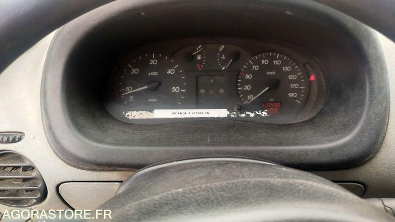 Gesloten bestelwagen Renault Master - 6048-MF-32 - 2003 - 417490 km