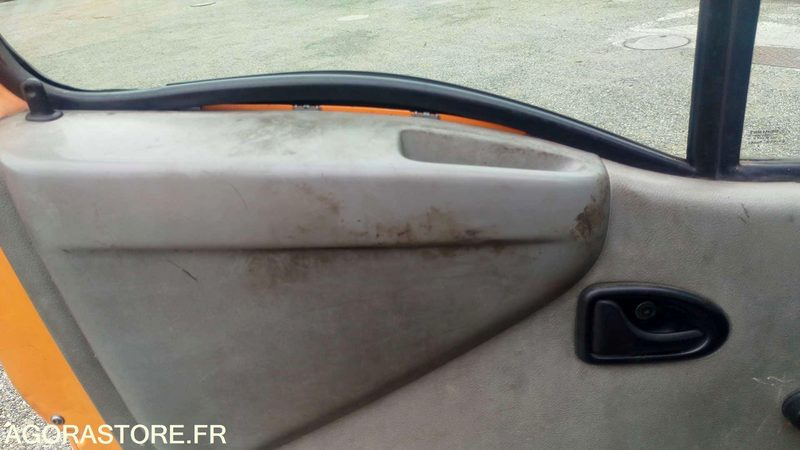 Gesloten bestelwagen Renault Master - 6048-MF-32 - 2003 - 417490 km
