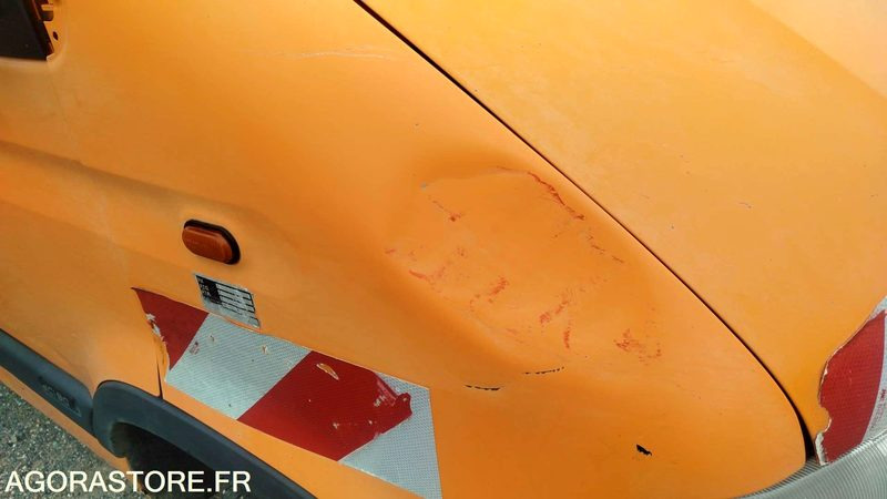 Gesloten bestelwagen Renault Master - 6048-MF-32 - 2003 - 417490 km
