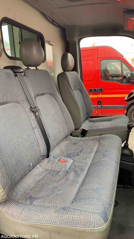Gesloten bestelwagen Renault Master dci120 - 31/07/2003