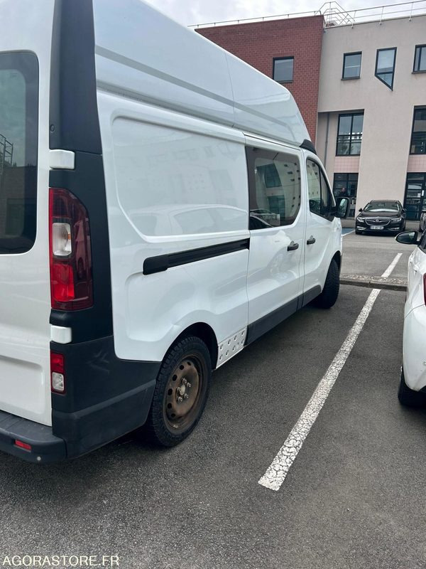 Gesloten bestelwagen TRAFIC / 2017 / 134951 KMS / NE ROULE PLUS