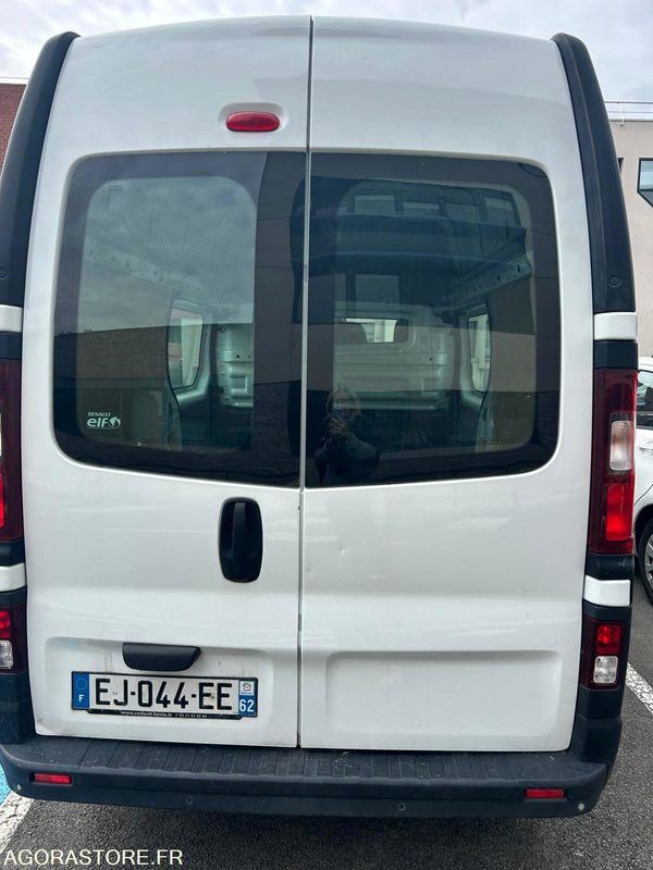 Gesloten bestelwagen TRAFIC / 2017 / 134951 KMS / NE ROULE PLUS