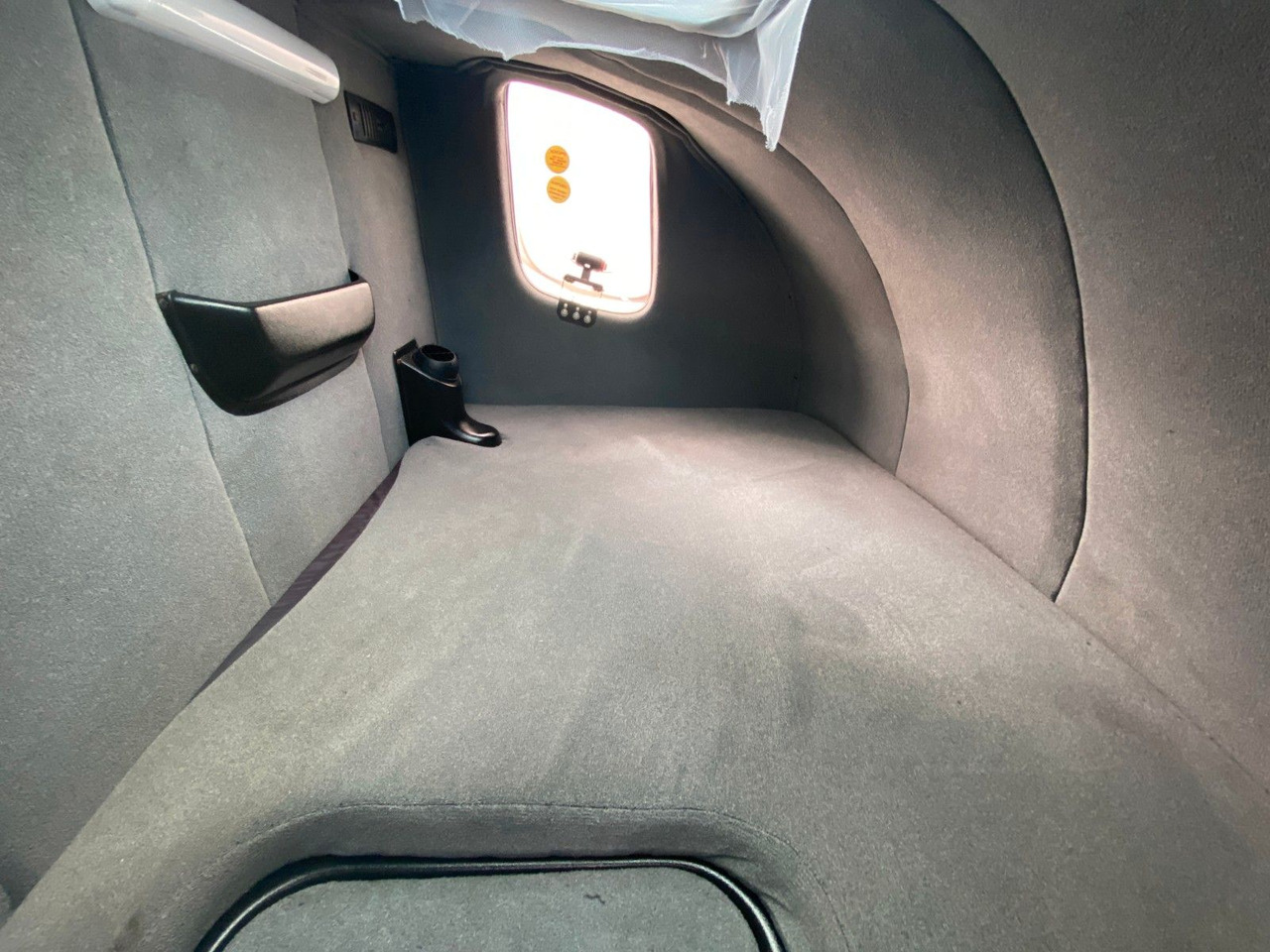 Huifzeil bedrijfswagen Iveco Daily Hi-Matic 70 C 21 Topsleeper | LBW 1,00to.