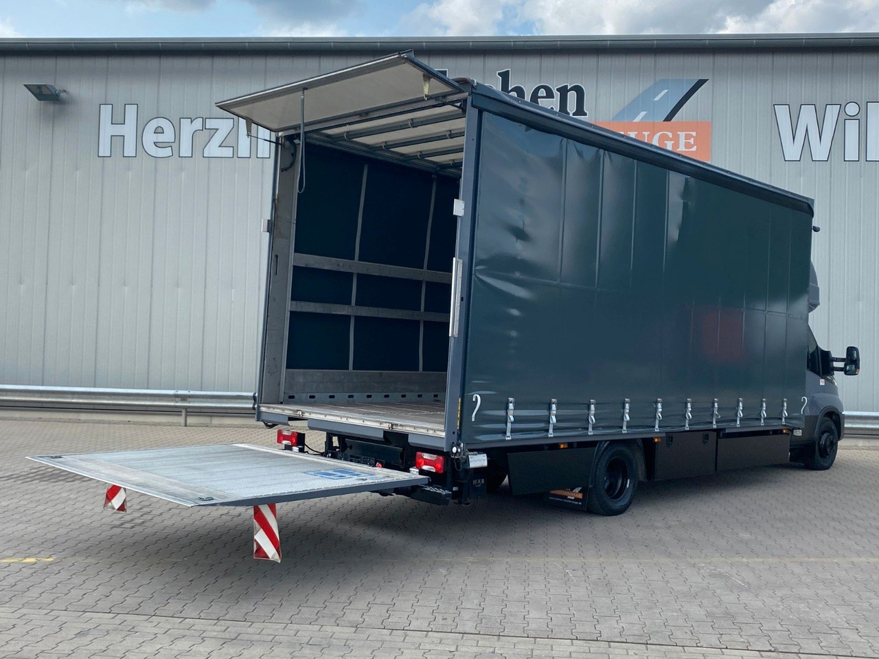 Huifzeil bedrijfswagen Iveco Daily Hi-Matic 70 C 21 Topsleeper | LBW 1,00to.