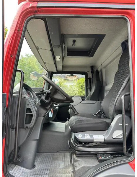 Huifzeil bedrijfswagen MAN TGL 8.180 FBL Plane langes Haus Topsleeper Klima