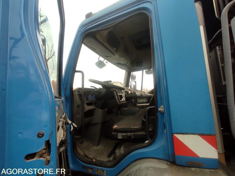 Kipper bestelwagen Benne à ordures ménagères. Marque : RENAULT 26T V0864, Modèle : 22CVA9DC238E