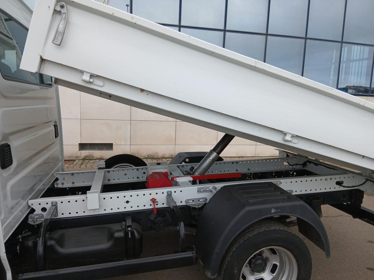 Kipper bestelwagen Iveco 35.140
