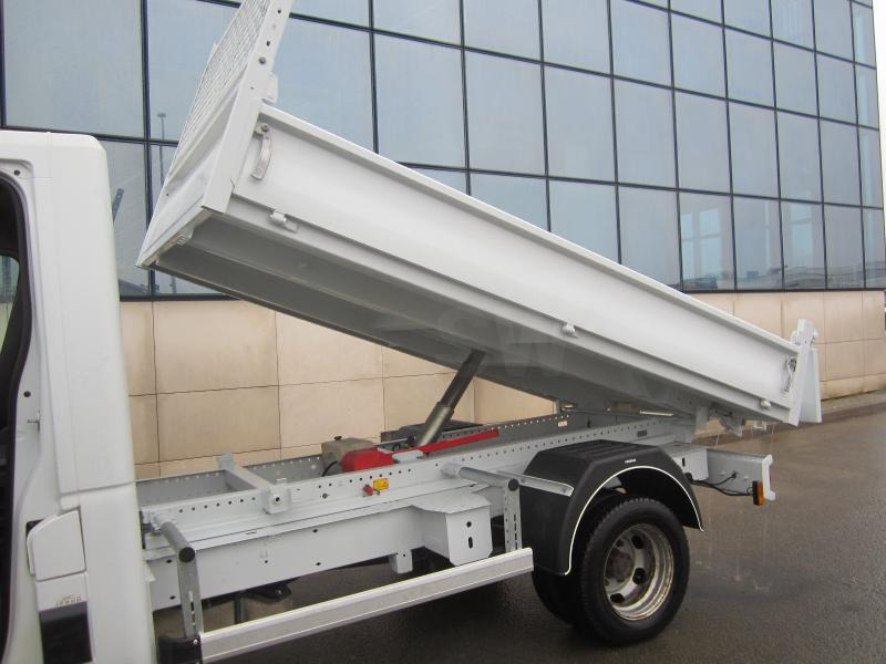 Kipper bestelwagen Renault Master 2.3 DCI 150