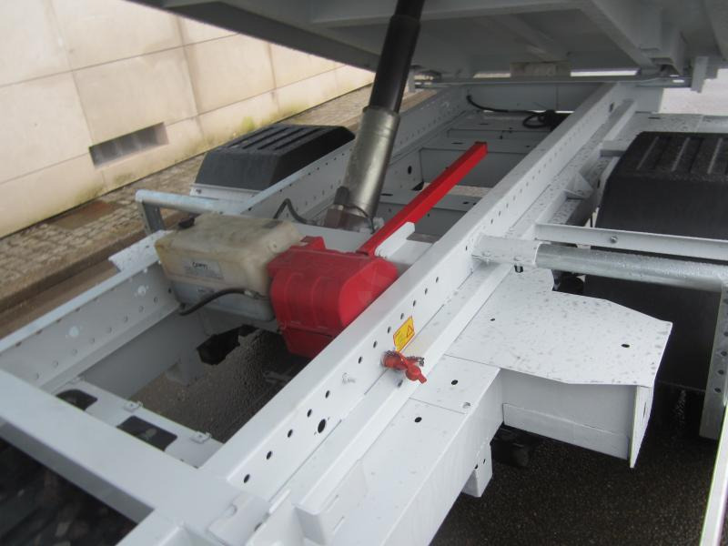 Kipper bestelwagen Renault Master 2.3 DCI 150