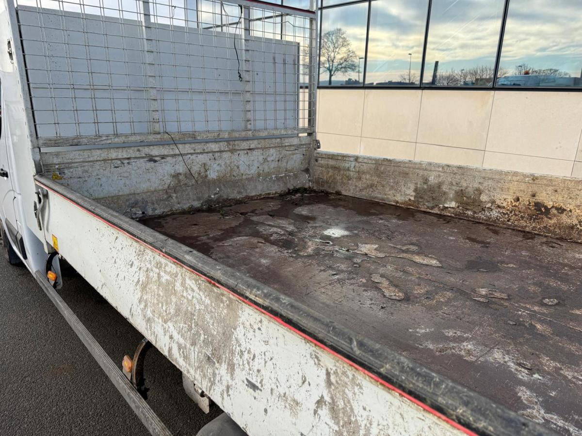 Kipper bestelwagen Renault Master 2.3 DCI 150