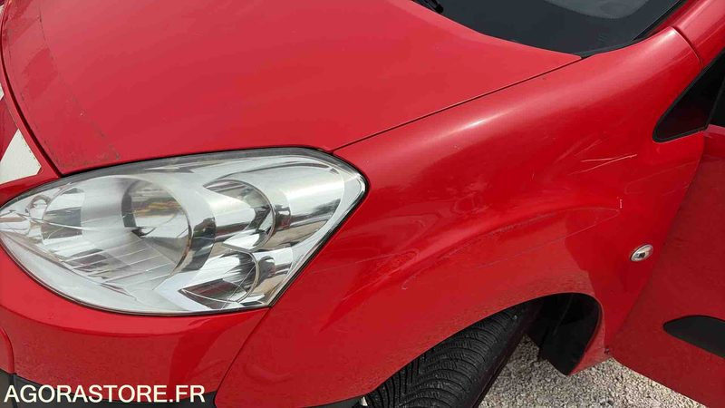 Kleine bestelwagen PEUGEOT PARTNER 172 474 Kms - 2010- BE-244-ZV