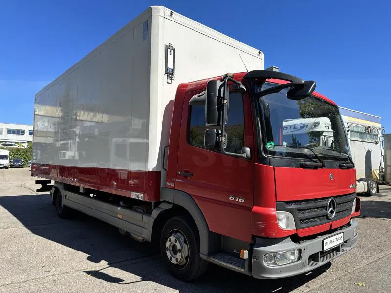 Koelwagen Mercedes-Benz 818 L Blumentransporter ISO-Koffer