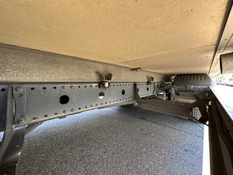 Koelwagen Mercedes-Benz 818 L Blumentransporter ISO-Koffer