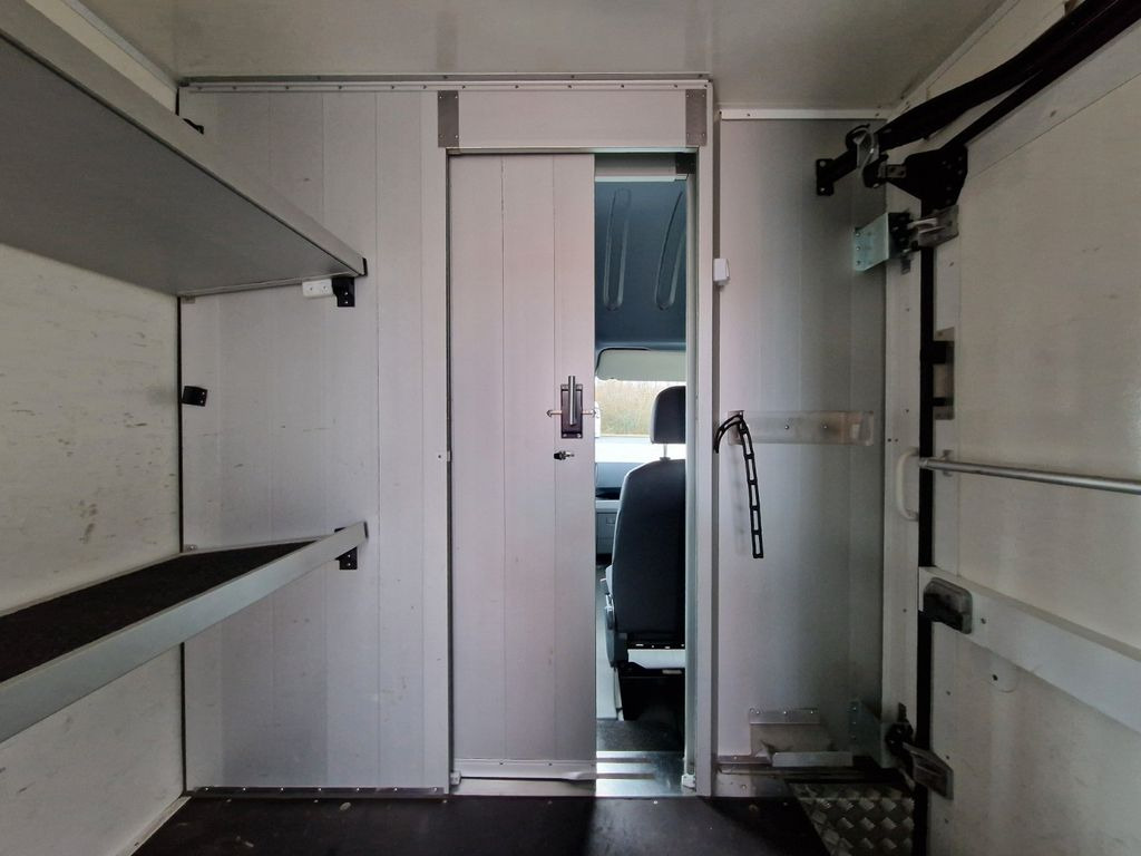Bestelwagen gesloten laadbak MAN TGE 3.140 4x2 / Seitentür: rechts / Regalsystem: afbeelding 18
