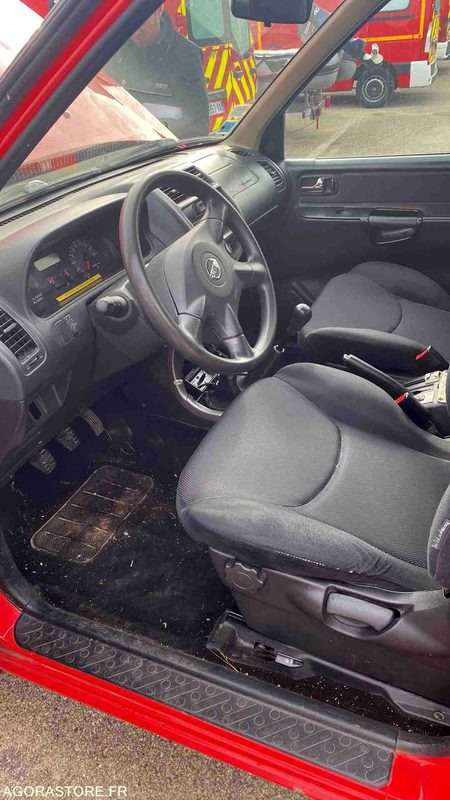 Bedrijfswagen Nissan Terrano II 2,7TD	- 26/05/2004