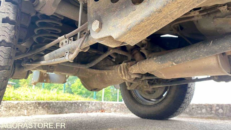 Bedrijfswagen Nissan Terrano II 2,7TD	- 26/05/2004